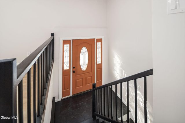 27 Grieme Avenue, Amsterdam, NY 12010