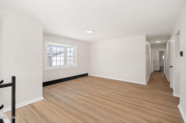 27 Grieme Avenue, Amsterdam, NY 12010