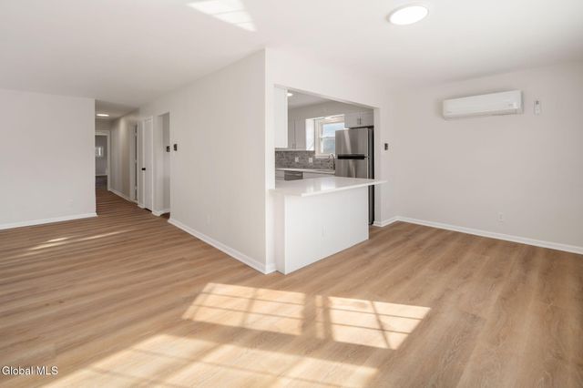 27 Grieme Avenue, Amsterdam, NY 12010