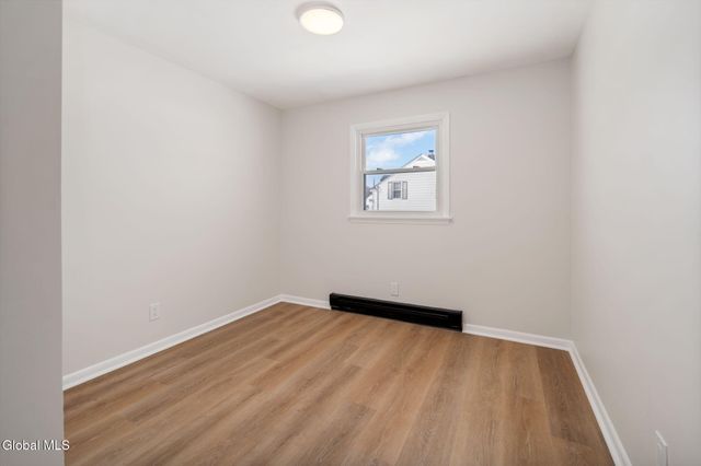 27 Grieme Avenue, Amsterdam, NY 12010