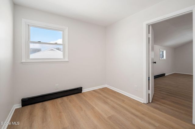 27 Grieme Avenue, Amsterdam, NY 12010