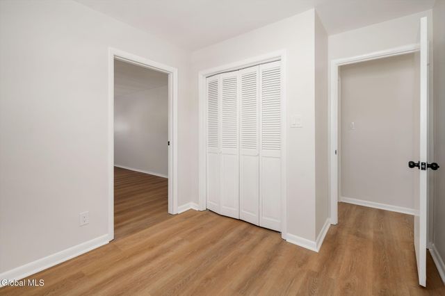 27 Grieme Avenue, Amsterdam, NY 12010