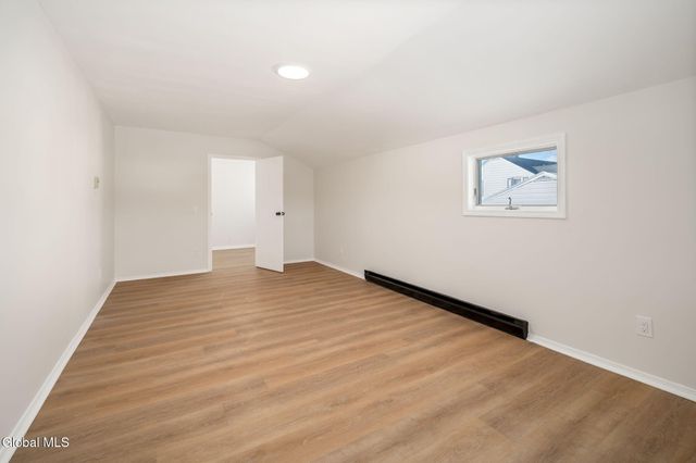 27 Grieme Avenue, Amsterdam, NY 12010