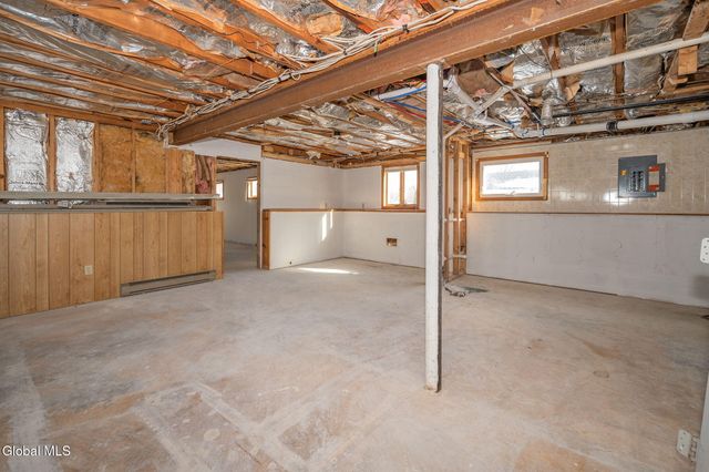 27 Grieme Avenue, Amsterdam, NY 12010