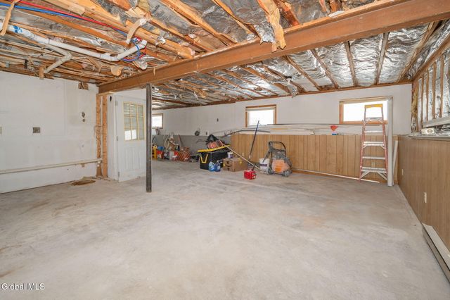 27 Grieme Avenue, Amsterdam, NY 12010