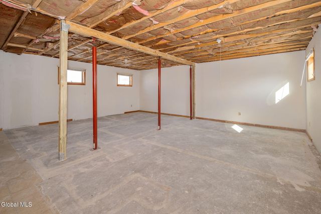 27 Grieme Avenue, Amsterdam, NY 12010