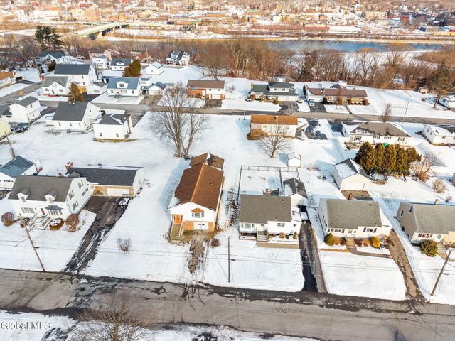 27 Grieme Avenue, Amsterdam, NY 12010