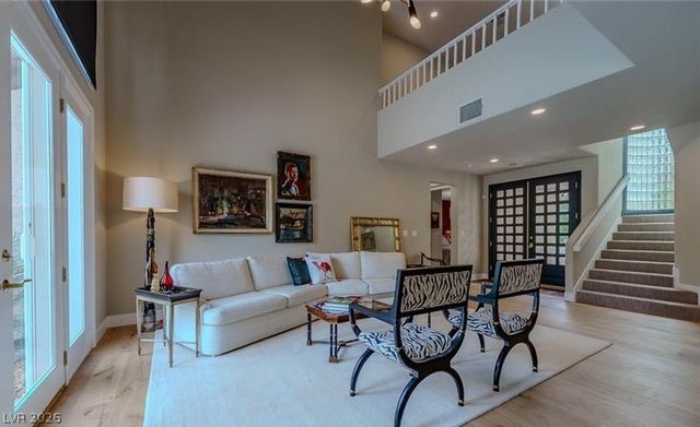 7988 Pinnacle Peak Avenue, Las Vegas, NV 89113