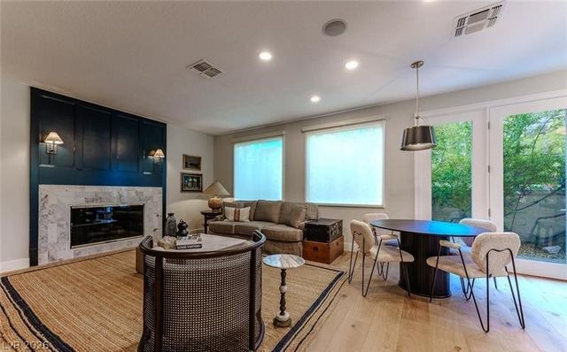 7988 Pinnacle Peak Avenue, Las Vegas, NV 89113