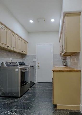 7988 Pinnacle Peak Avenue, Las Vegas, NV 89113