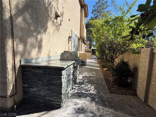 7988 Pinnacle Peak Avenue, Las Vegas, NV 89113