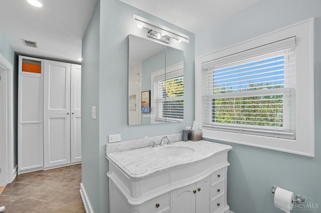 745 Avon Fields Lane, Cincinnati, OH 45229