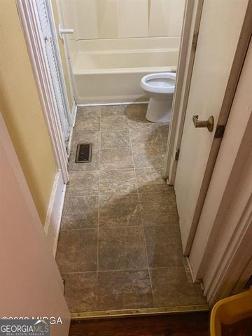 1055 Crescent Avenue, Macon, GA 31204