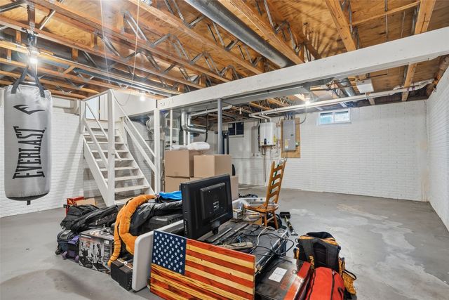 4656 Northwood Drive NE, Cedar Rapids, IA 52402