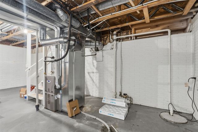 4656 Northwood Drive NE, Cedar Rapids, IA 52402