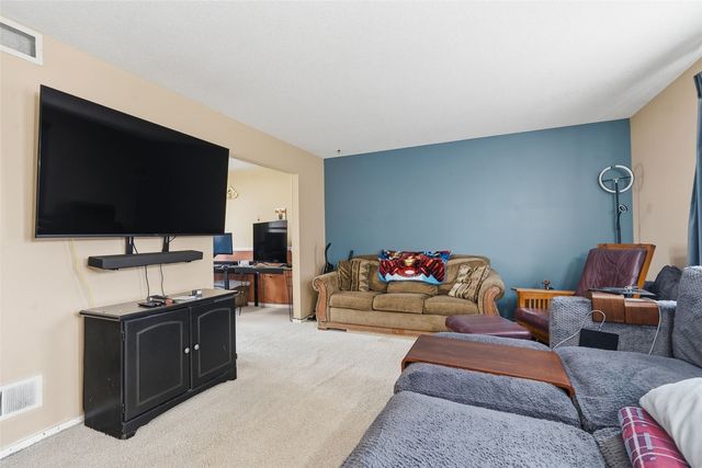 4656 Northwood Drive NE, Cedar Rapids, IA 52402