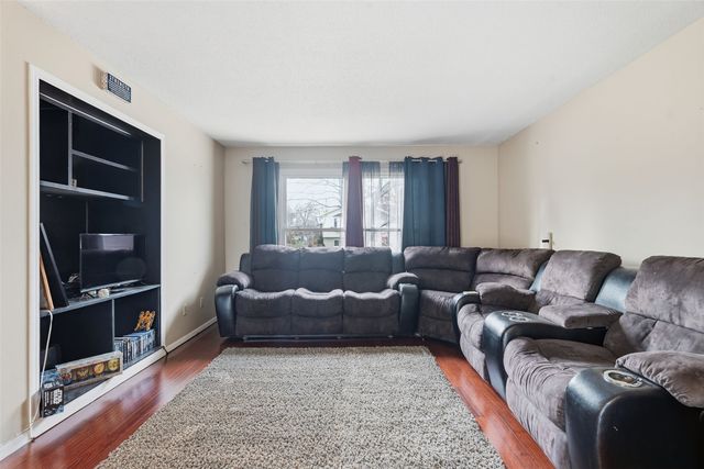 4656 Northwood Drive NE, Cedar Rapids, IA 52402