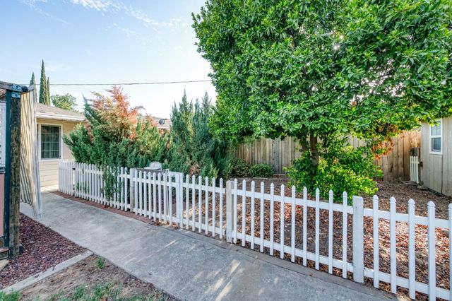 3525 E Princeton Avenue, Fresno, CA 93703