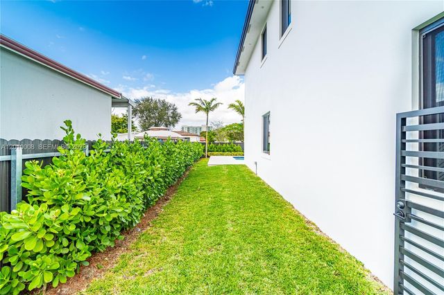 6535 SW 26th St, Miami, FL 33155