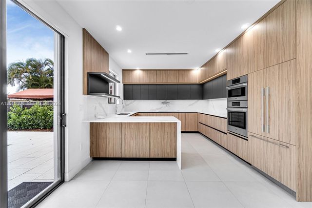 6535 SW 26th St, Miami, FL 33155