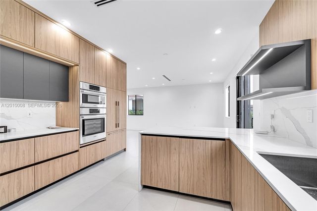 6535 SW 26th St, Miami, FL 33155