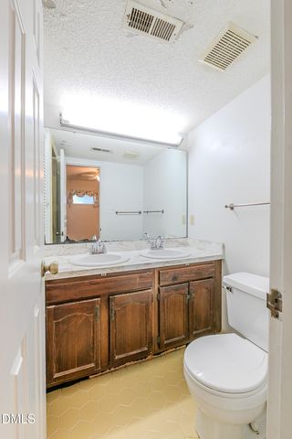 1805 Albacore Lane, Raleigh, NC 27612