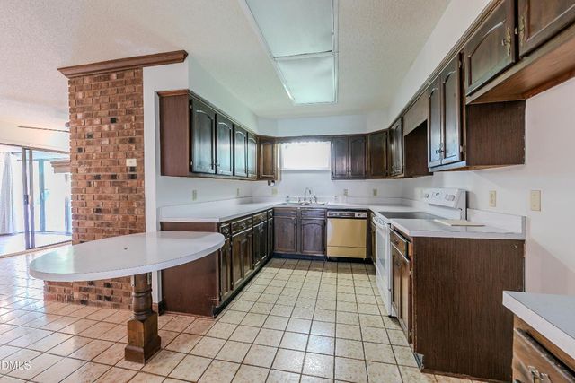 1805 Albacore Lane, Raleigh, NC 27612