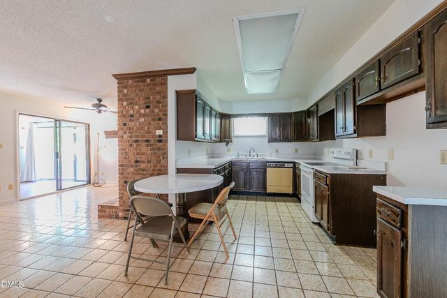 1805 Albacore Lane, Raleigh, NC 27612