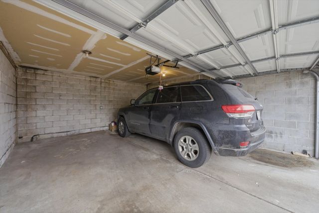 214 E 37TH Street 2, Chicago, IL 60653