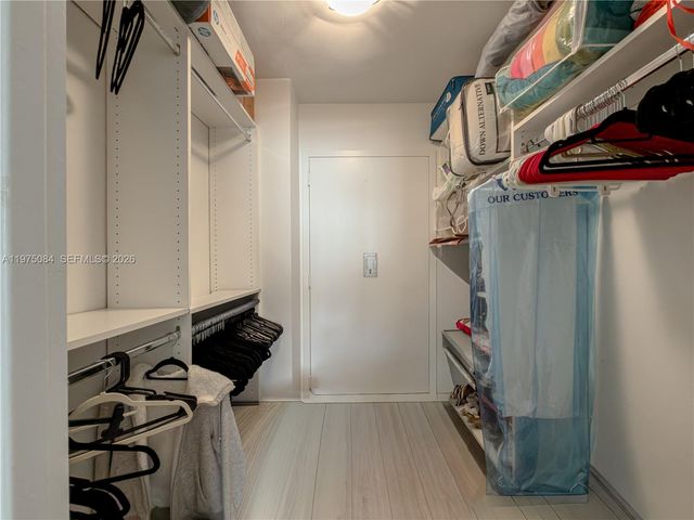 2750 NE 183rd St 2108, Aventura, FL 33160