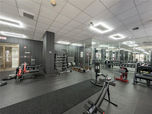 2750 NE 183rd St 2108, Aventura, FL 33160