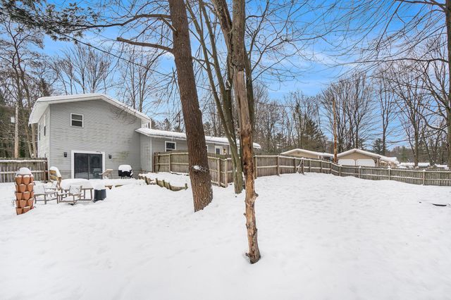 18689 W Spring Lake Road, Spring Lake, MI 49456