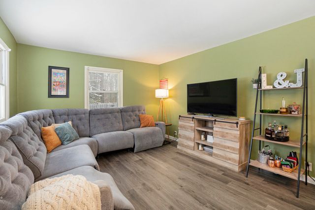 18689 W Spring Lake Road, Spring Lake, MI 49456