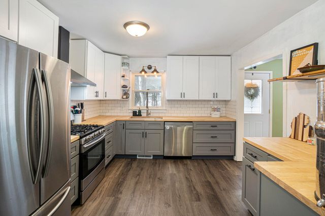 18689 W Spring Lake Road, Spring Lake, MI 49456