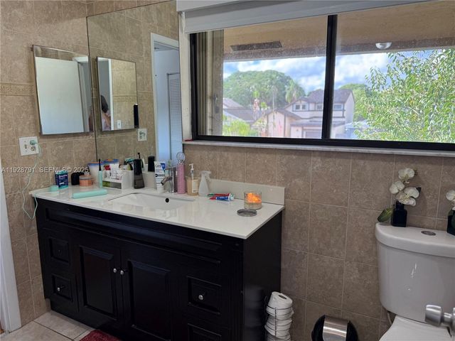 9525 SW 148th Ave Cir, Miami, FL 33196