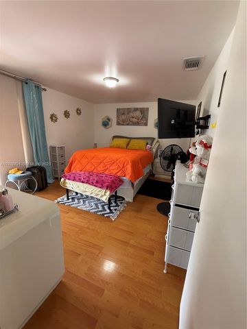 9525 SW 148th Ave Cir, Miami, FL 33196