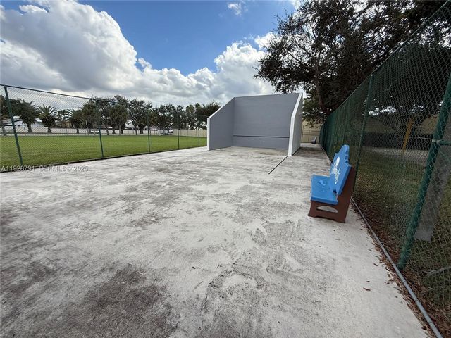 9525 SW 148th Ave Cir, Miami, FL 33196