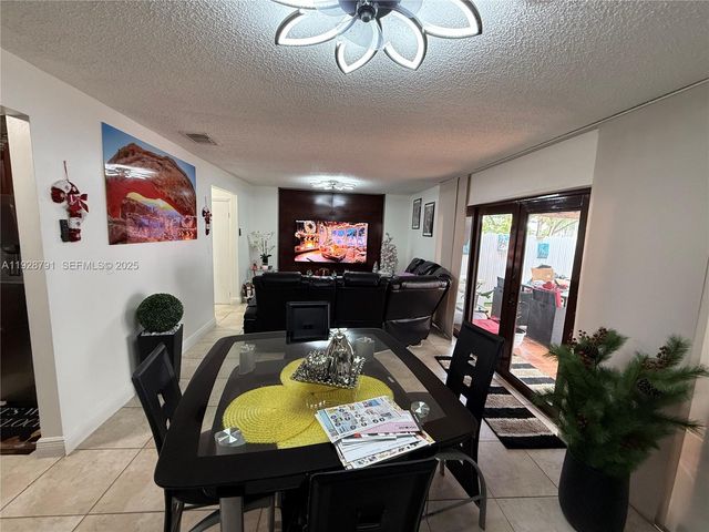 9525 SW 148th Ave Cir, Miami, FL 33196