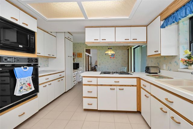 821 N GOLF COURSE DRIVE, Crystal River, FL 34429