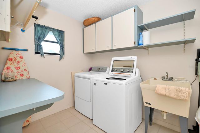 821 N GOLF COURSE DRIVE, Crystal River, FL 34429