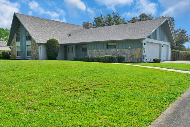 821 N GOLF COURSE DRIVE, Crystal River, FL 34429