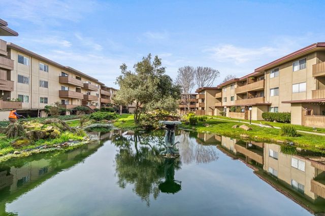 1305 Webster St C102, Alameda, CA 94501