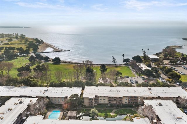 1305 Webster St C102, Alameda, CA 94501