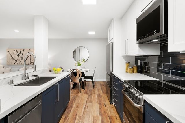 1305 Webster St C102, Alameda, CA 94501