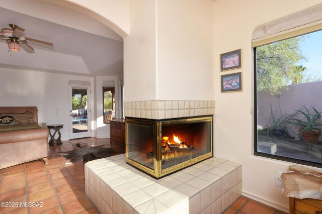 7095 N Corte Del Anuncio, Tucson, AZ 85718