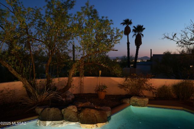 7095 N Corte Del Anuncio, Tucson, AZ 85718