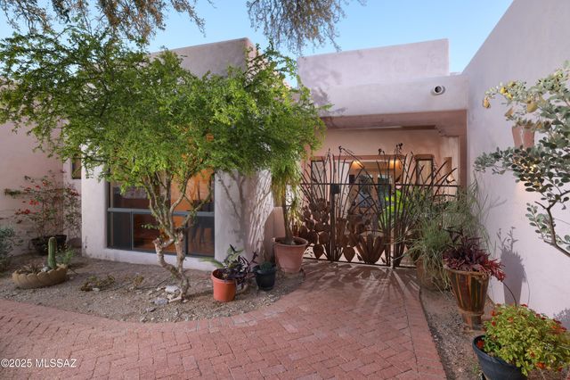 7095 N Corte Del Anuncio, Tucson, AZ 85718