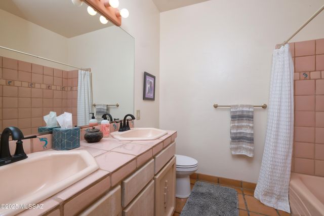 7095 N Corte Del Anuncio, Tucson, AZ 85718