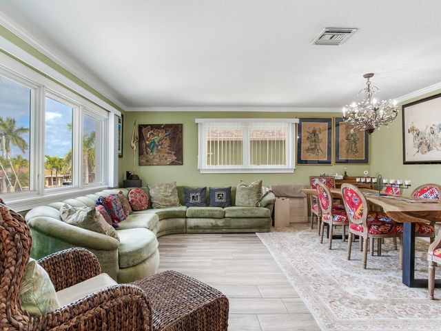 511 161ST AVENUE, Redington Beach, FL 33708