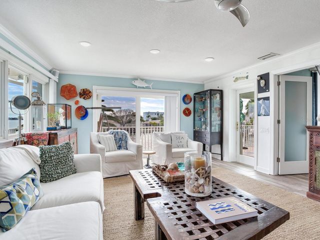 511 161ST AVENUE, Redington Beach, FL 33708